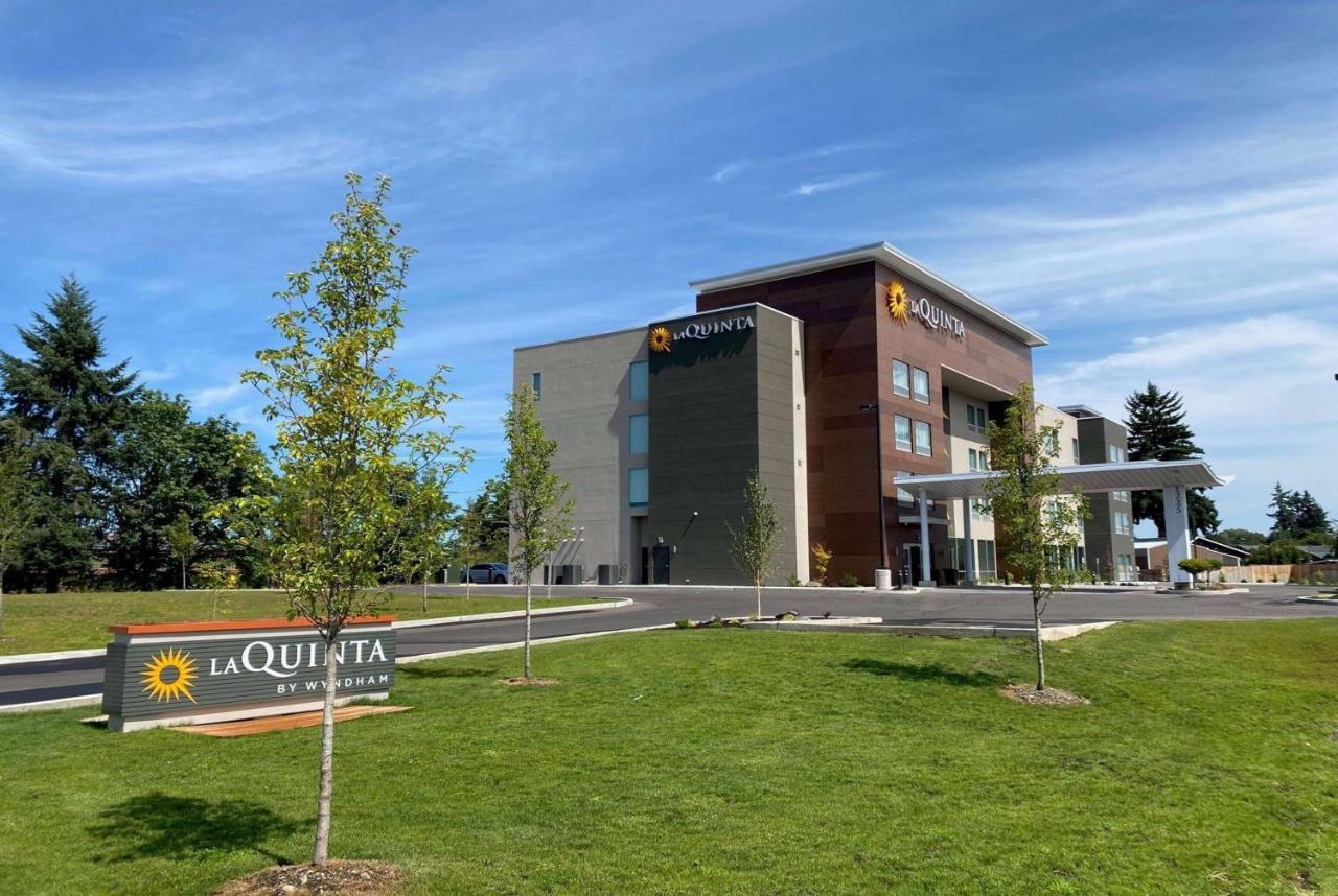 La Quinta Inn & Suites By Wyndham Centralia Exterior photo