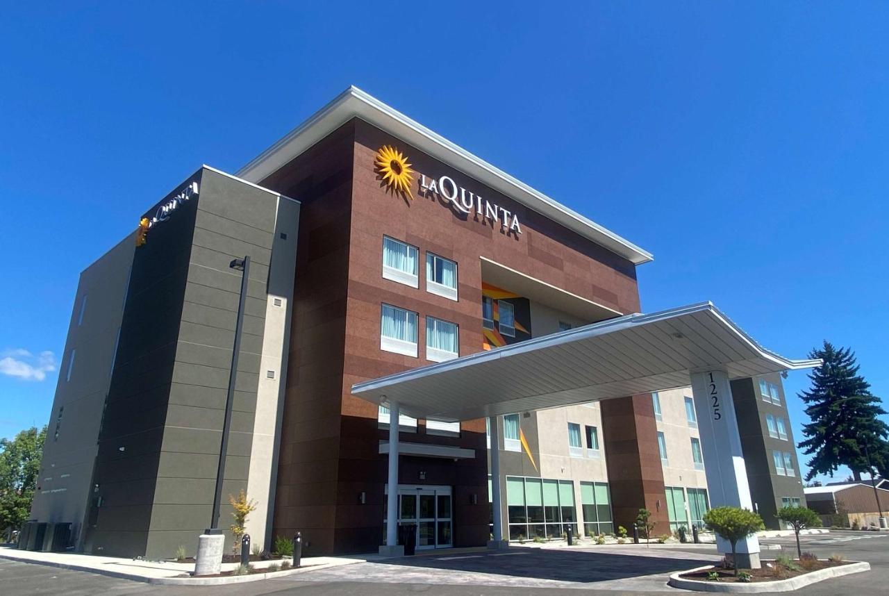 La Quinta Inn & Suites By Wyndham Centralia Exterior photo